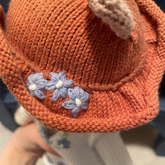 Cuddle + Kind - Chelsea the Cat - Picture 5 of 9